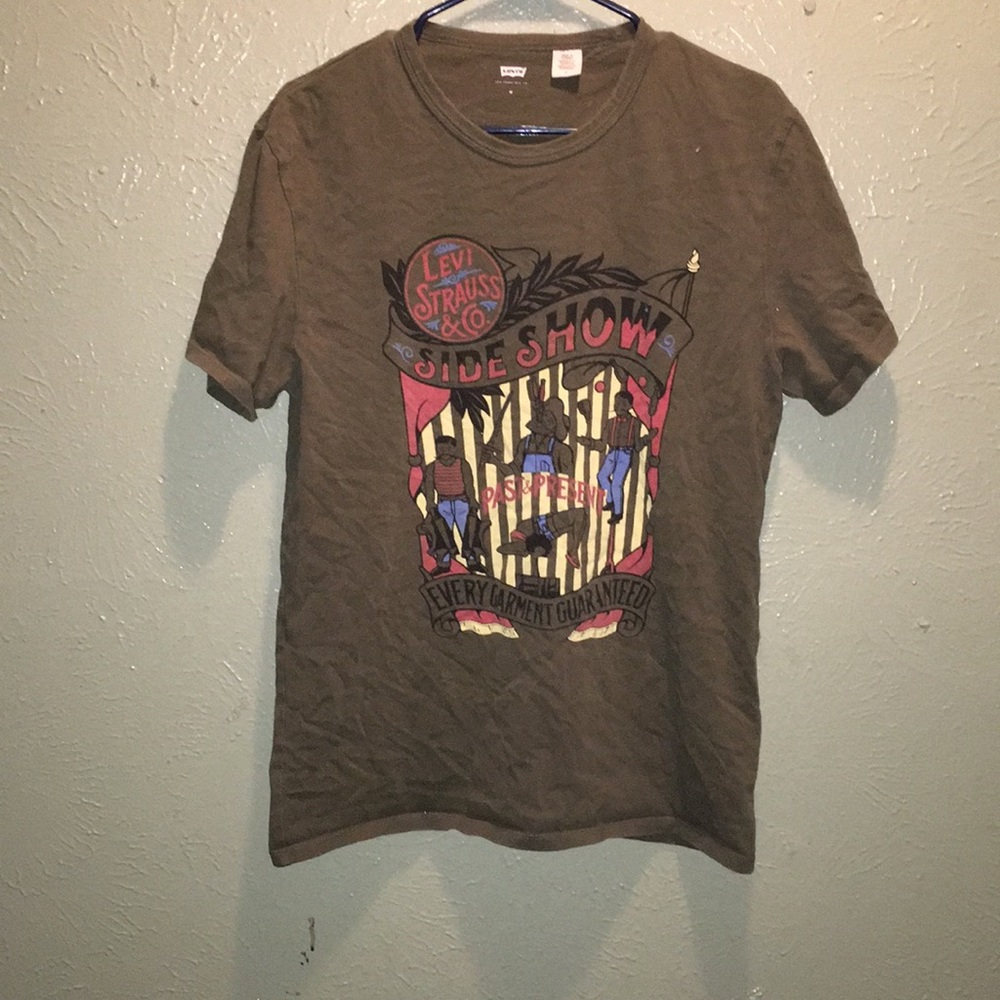 Graphic t-shirt